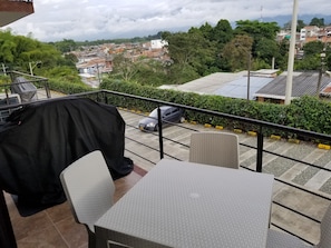 屋外ダイニングエリア