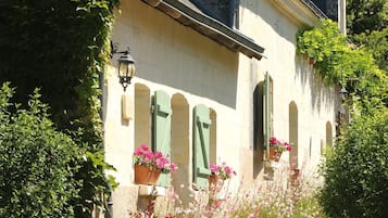 Enceinte de lâhĂ©bergement