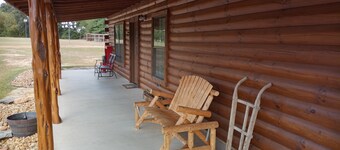 Cozy rural cabin near Texas A&M University