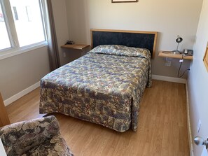 Basic-enkeltværelse | Premium-sengetøj, dundyner, Select Comfort-senge, mørklægningsgardiner