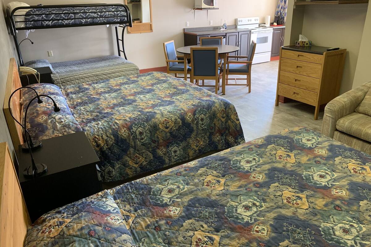 Family Shared Dormitory | Premium bedding, down comforters, Select Comfort beds, blackout drapes