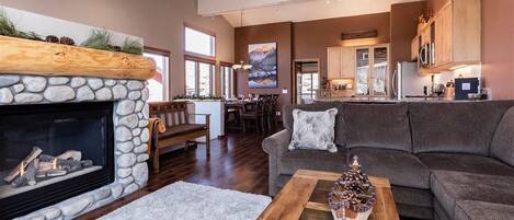 Télévision, cheminée