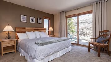 3 bedrooms, travel crib, WiFi, bed sheets
