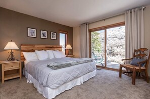 3 bedrooms, travel cot, WiFi, bed sheets