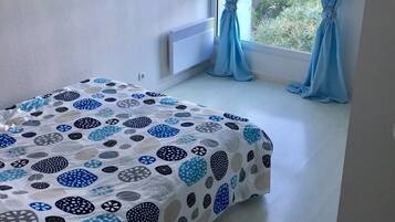 3 chambres, fer et planche Ă repasser, Wi-Fi, draps fournis