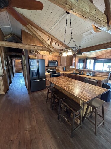 Best Lake in Southwest Michigan! Pontoon Boat included. Private beach frontage.