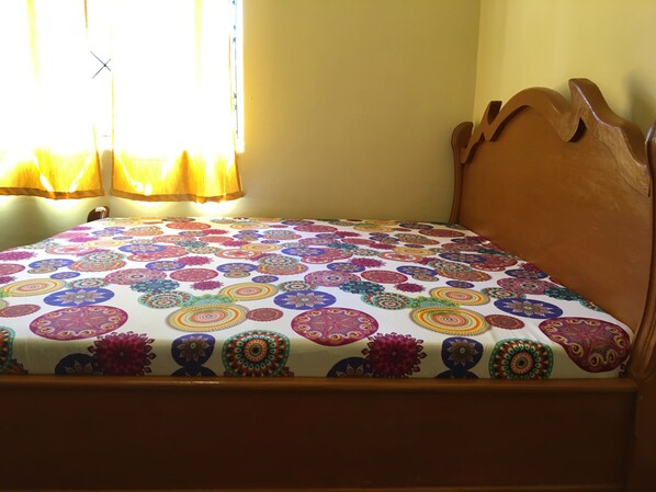 5 bedrooms, WiFi, bed sheets