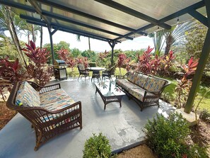 屋外ダイニングエリア