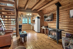 Living room - Gnome Alone (Sevierville)