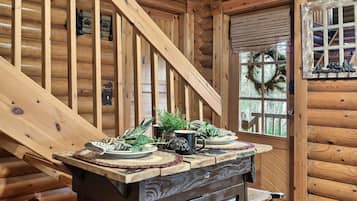 Cabin cơ bản | Phòng ăn