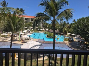 حمّام سباحة خارجي، حمّام سباحة مُدفَّ أ