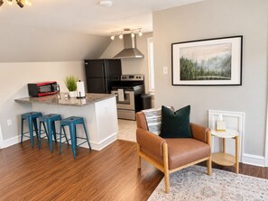 Interior - The Loft at Riverside - King Bed + Deck + Coffee Bar (Lancaster)