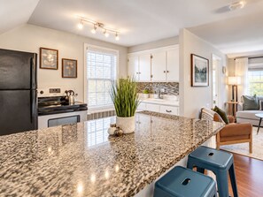 Private kitchen - The Loft at Riverside - King Bed + Deck + Coffee Bar (Lancaster)