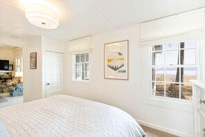 6 bedrooms, iron/ironing board, free WiFi, bed sheets