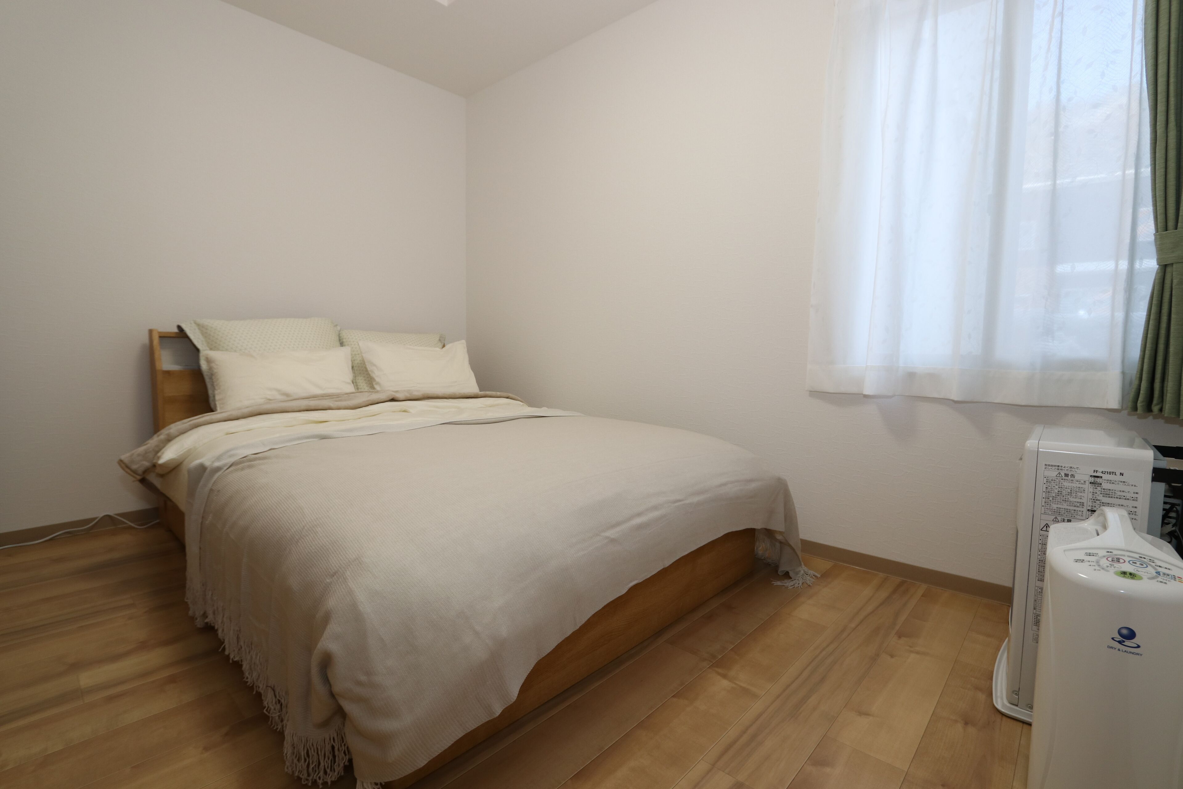 2 室のベッドルーム、アイロン / アイロン台、WiFi (無料)、ベッドシーツ