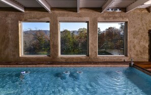 Indoor pool - Mountview Paradise - Pool, Mountain View & Games! (Pigeon Forge)