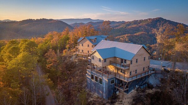 Exterior - Mountview Paradise - Pool, Mountain View & Games! (Pigeon Forge)