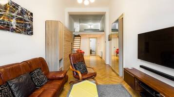 Smart-TV, Videospiele, DVD-Player, Musikbibliothek