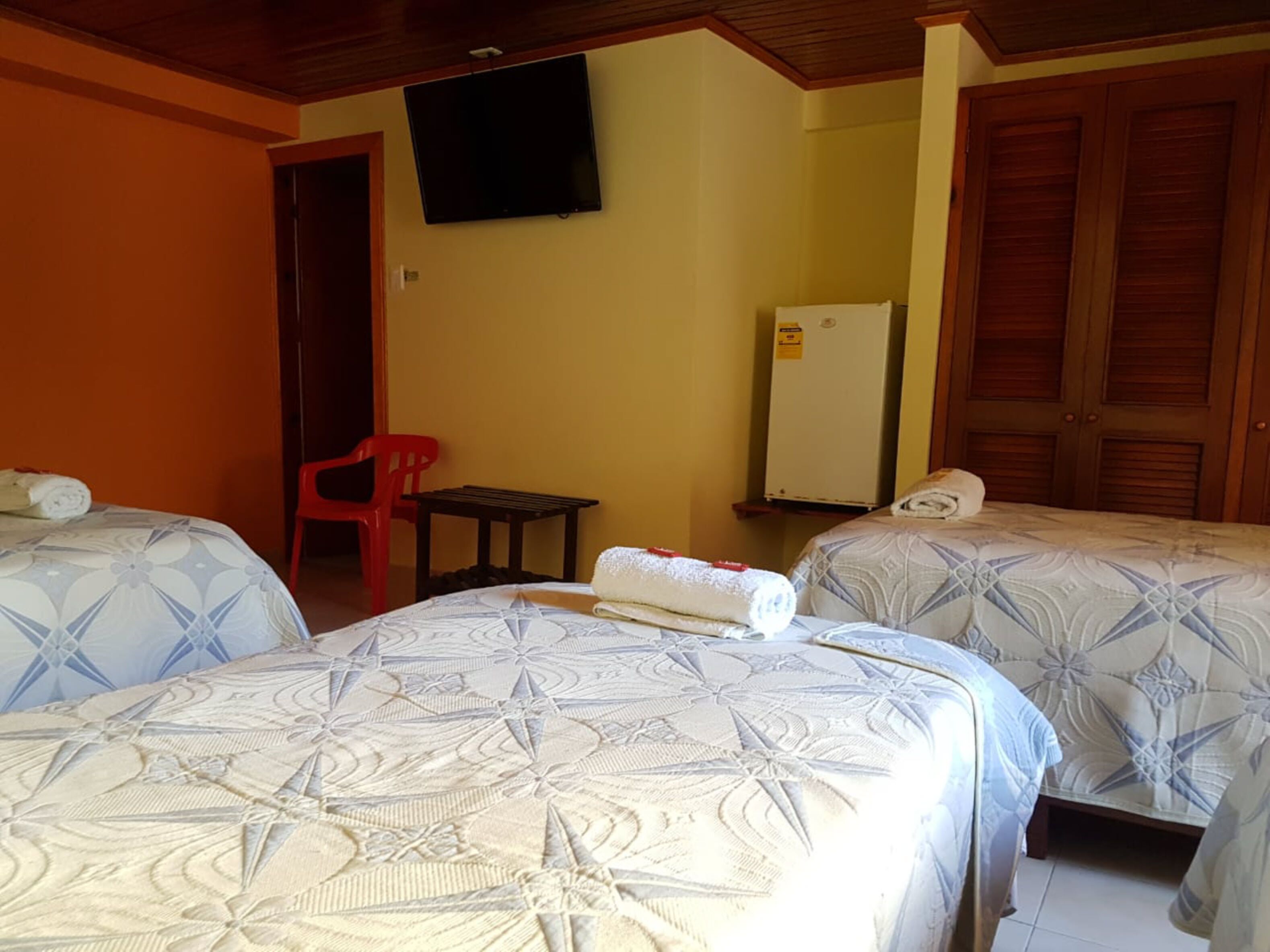 Vierbettzimmer | Minibar, kostenloses WLAN, Bettwäsche