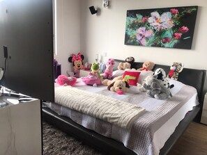 5 Schlafzimmer, kostenloses WLAN, Bettwäsche
