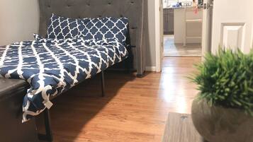 3 多间卧室、熨斗/熨衣板、WiFi、床单