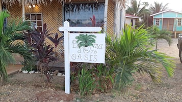 Check-in/check-out kiosk