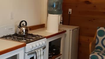 Standard Studio, 1 Queen Bed | Private kitchen | Full-sized fridge, microwave, oven, stovetop