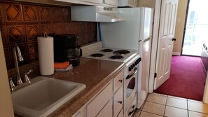 Microwave, oven, stovetop, coffee/tea maker