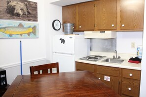 Microwave, oven, stovetop, coffee/tea maker