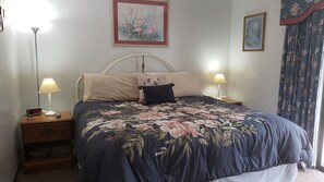 Iron/ironing board, free WiFi, bed sheets