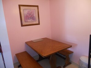 Dining - Oak Square 309 (Gatlinburg)