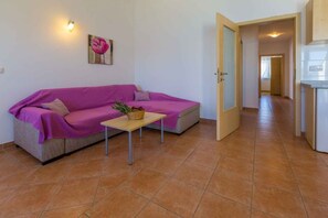 TV - Holiday apartment with balcony and fantastic sea views (Šilo)