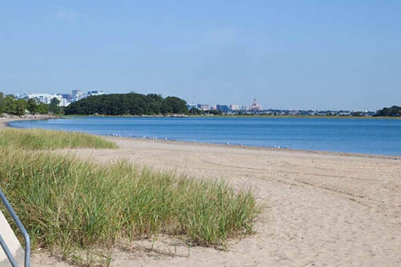 Nær stranden