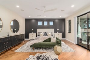 4 Schlafzimmer, Schreibtisch, Bügeleisen/Bügelbrett, kostenloses WLAN