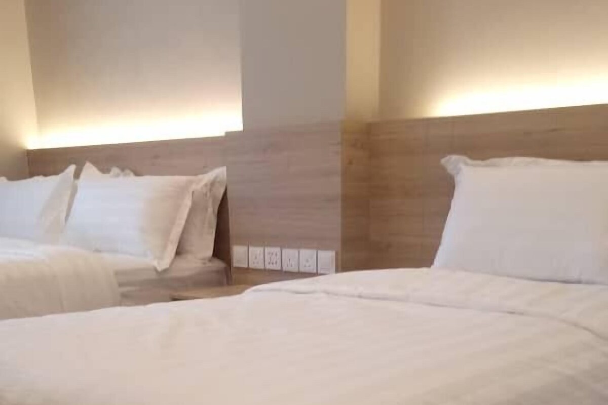 Triple Room | Desk, blackout curtains, iron/ironing board, free WiFi