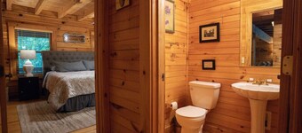 Afgelegen blokhut met een Rushing Creek - nieuwe aanbieding