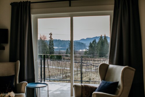 Emandare Vineyard Guest House, a Restful Haven.