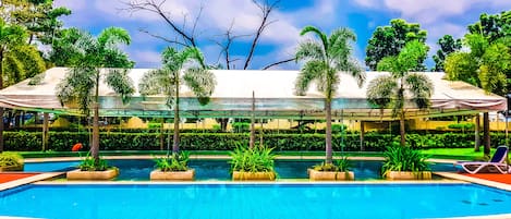 Piscine extérieure