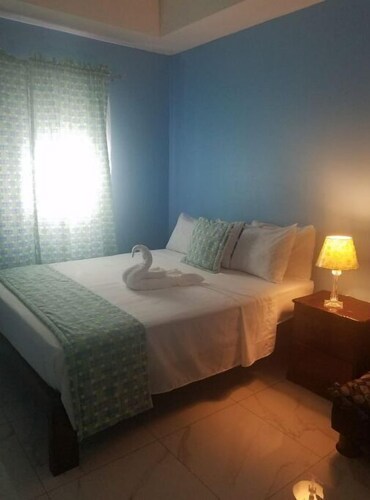 Wohnung in einem Privathaus, 20 Minuten vom Devon House entfernt.