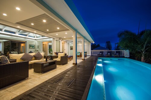 Moonshine Villa - Luxury redefined in Silver Sands