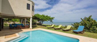 Mai Tai Villa, silver sand