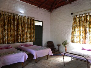 1 bedroom, WiFi, bed sheets