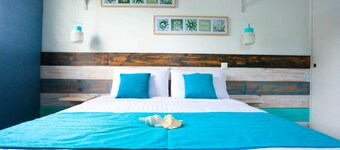 --- AIGUE-MARINE ---