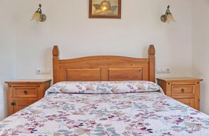 2 bedrooms, iron/ironing board, bed sheets - Chalet Dehesa Villa with private pool (CONIL DE LA FRONTERA)
