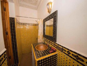 Shower, hair dryer - Charming Riad Ouliya in Fès (Fes)