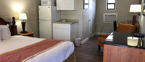 Desk, laptop workspace, free WiFi, bed sheets