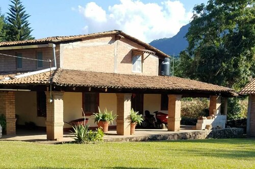 Quiet and peaceful cabin style farmhouse in Mascota, "Silencio y tranquilidad"