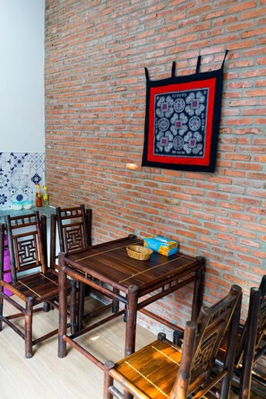 Family Bungalow | Private kitchen | Fridge, stovetop, coffee/tea maker, electric kettle