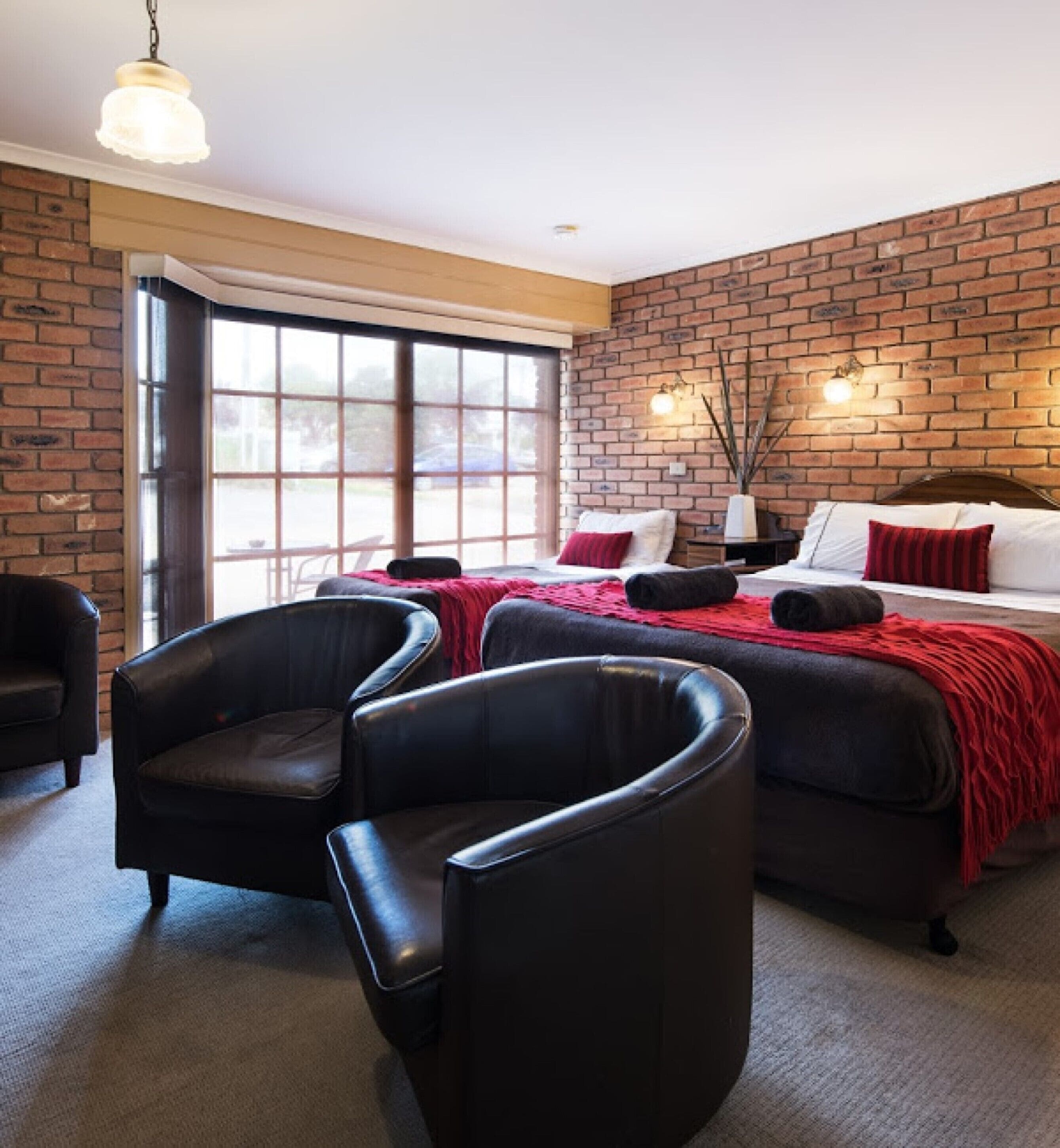 Standard Family Room | Minibar, desk, laptop workspace, soundproofing