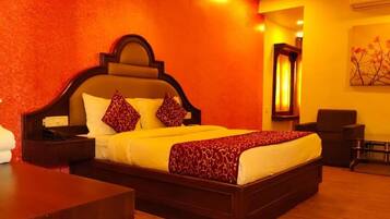 Minibar, individually furnished, free WiFi, bed sheets